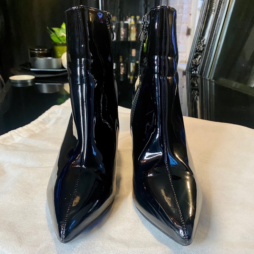 ‘Smooth Talker’ patent bootie